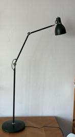IKEA Ärod - Staande leeslamp groen verstelbaar, Huis en Inrichting, Lampen | Vloerlampen, Ophalen, Zo goed als nieuw, Metaal, 100 tot 150 cm