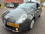 Alfa Romeo Giulietta 1.4 T Distinctive 2011 automaat pano!, Auto's, 4 cilinders, Origineel Nederlands, Bedrijf, 19 km/l