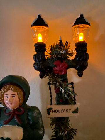 Holiday Creations - Dickens Muziekdoos! beschikbaar voor biedingen