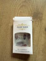 Nep nagels paars / roze, Ophalen of Verzenden, Gebruikt, Gehele gezicht