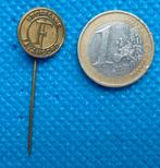 VOETBALSPELDJE  koperkleurig    FEYENOORD     (72), Verzamelen, Speldjes, Pins en Buttons, Ophalen of Verzenden, Gebruikt, Sport