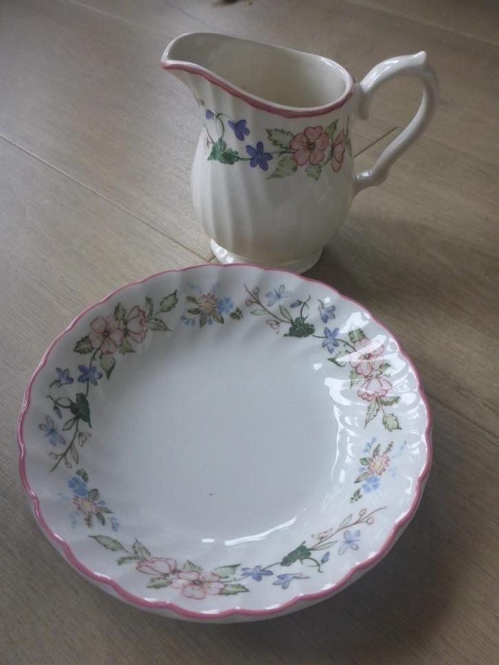 Serviesdelen spring fields, jenny rhodes., Huis en Inrichting, Keuken | Servies, Zo goed als nieuw, Overige typen, Overige stijlen