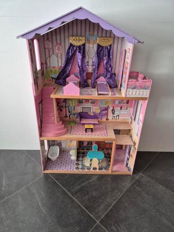 Barby poppenhuis  beschikbaar voor biedingen