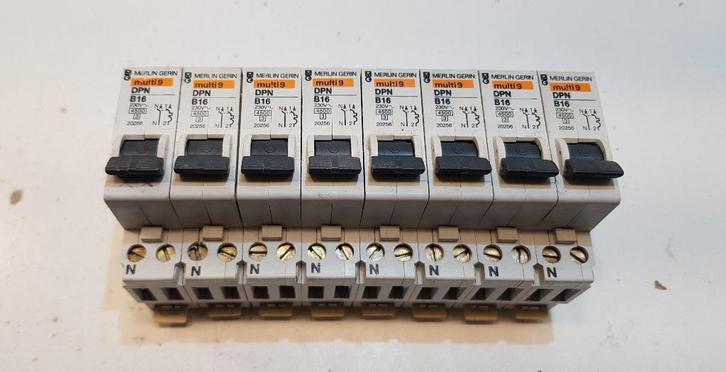 Merlin Gerin Groepenkast Automaat DPN B16 230V 2P 4,5kA (8x), Hobby en Vrije tijd, Elektronica-componenten, Gebruikt, Ophalen of Verzenden