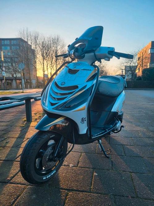 Piaggio zip E5 2023, Fietsen en Brommers, Scooters | Piaggio, Zo goed als nieuw, Zip, Ophalen of Verzenden