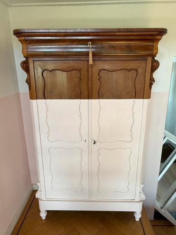 Noten houten brocante kast! beschikbaar voor biedingen