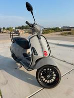 Vespa sprint nardo grey wok, Fietsen en Brommers, Ophalen, Zo goed als nieuw