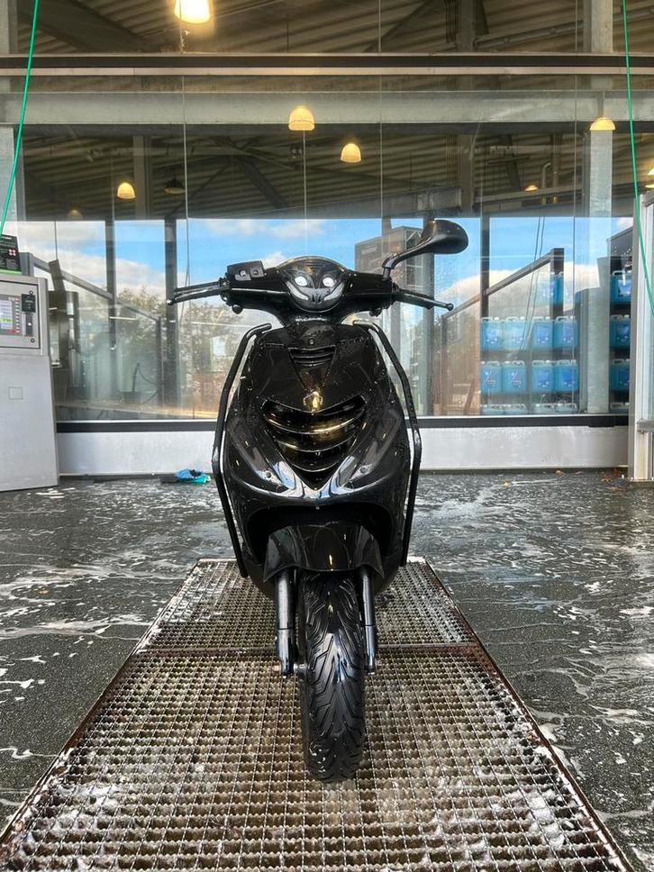Piaggio zip 80cc 4t malossi, Fietsen en Brommers, Scooters | Piaggio, Zo goed als nieuw, Zip, Benzine, Ophalen