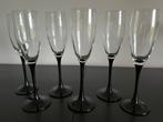 6 Luminarc Champagne Glazen met Zwarte Voet, Glas of Glazen, Ophalen of Verzenden, Effen, Glas