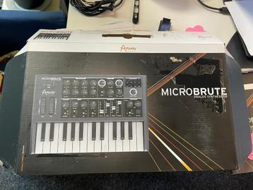 Arturia MicroBrute compacte analoge synthesizer beschikbaar voor biedingen