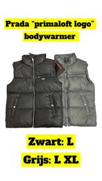 Prada “Primaloft Logo” bodywarmer grijs en zwart - nieuw, Kleding | Heren, Bodywarmers, Ophalen of Verzenden, Nieuw