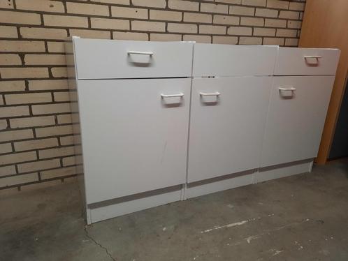 Compact wit keukenblok - 3 kastjes - praktisch en voordelig, Huis en Inrichting, Keuken | Keukenelementen, Gebruikt, Minder dan 100 cm