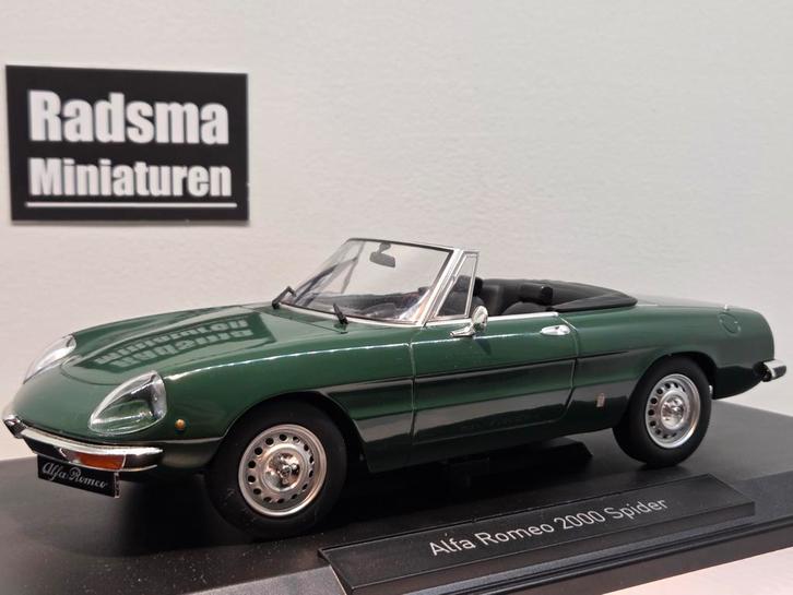 Alfa Romeo 2000 Spider - Groen - 1:18 Norev ( ZIE TEKST ), Hobby en Vrije tijd, Modelauto's | 1:18, Zo goed als nieuw, Auto, Norev