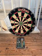Dartbord + Dartpijlen - Winmau, Sport en Fitness, Darts, Ophalen, Nieuw, Dartbord met pijlen