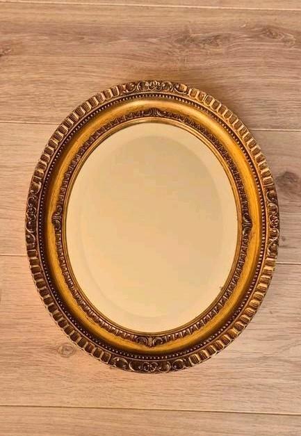 Elegante ovale vergulde oude spiegel, Antiek en Kunst, Antiek | Spiegels, Minder dan 100 cm, Ophalen