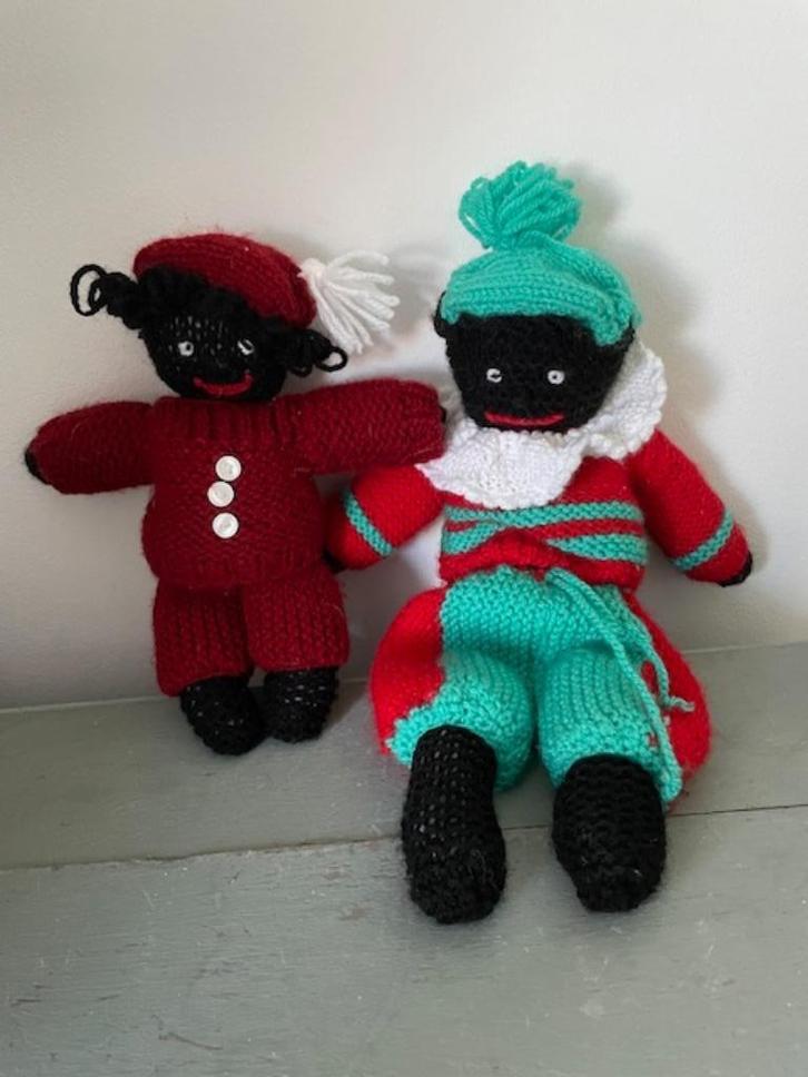 2 x vintage handwerk gebreide Zwarte Piet Pietje Sinterklaas, Diversen, Sinterklaas, Gebruikt, Ophalen