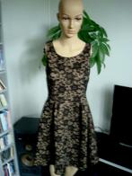 Feestelijk jurkje zwart kant   Mt XS, Kleding | Dames, Jurken, Zwart, Ophalen of Verzenden, Zo goed als nieuw, Knielengte