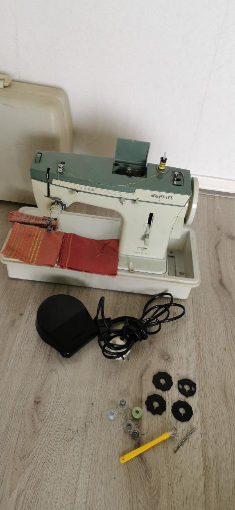 Naaimachine merritt Zo goed als nieuw, Hobby en Vrije tijd, Naaimachines en Toebehoren, Zo goed als nieuw, Naaimachine, Overige merken