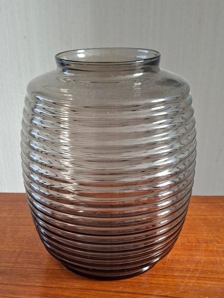 A.D. Copier Leerdam ribbelvaas tonnetje 1953, Antiek en Kunst, Antiek | Vazen, Ophalen of Verzenden