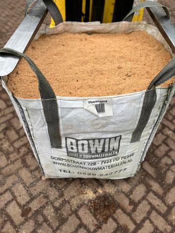 Volle Bigbags schoon zaagsel beschikbaar voor biedingen
