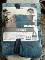 Plaid blauw 200 x 220 cm - Nieuw, Huis en Inrichting, Woonaccessoires | Plaids en Woondekens, Ophalen, Nieuw