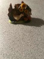 Schattig eendenbeeldje met bloemen, Verzamelen, Efteling, Ophalen of Verzenden, Zo goed als nieuw, Beeldje of Poppetje