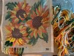 Bloem borduur kussen zie op foto’s, Hobby en Vrije tijd, Borduren en Borduurmachines, Ophalen of Verzenden, Borduurpakket