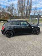 Mini 5-deurs (f55) 1.5 136pk 2015 Zwart, Auto's, Mini, 136 pk, Zwart, Origineel Nederlands, Handgeschakeld