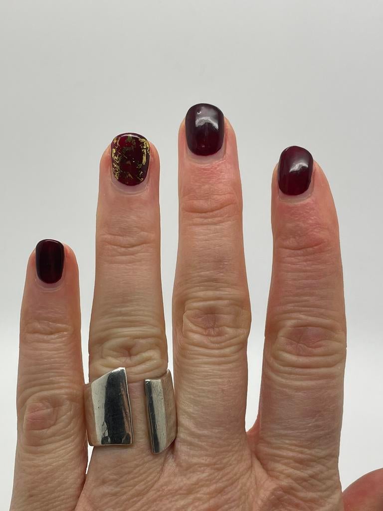 B330 Prachtige zilveren modernist ring (verstelbaar), Ophalen of Verzenden, Zo goed als nieuw, X, Dame