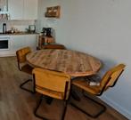 Eettafel met 4 okergele stoelen, Huis en Inrichting, Complete eetkamers, Ophalen, Zo goed als nieuw, 4 tot 6 stoelen