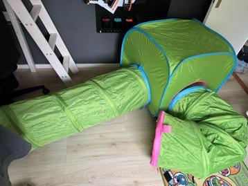 Speeltent met tunnel beschikbaar voor biedingen
