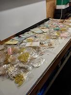 Partij Taart Toppers - 335 Stuks Nieuw in Verpakking, Ophalen of Verzenden, Nieuw, Feestartikel, Verjaardag