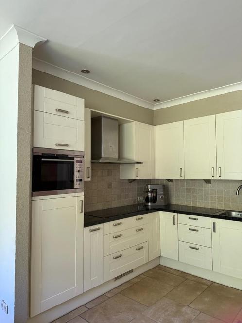 Zeer nette hoekkeuken, Huis en Inrichting, Keuken | Complete keukens, Zo goed als nieuw, Hoekkeuken, Crème, Graniet of Steen, Ophalen