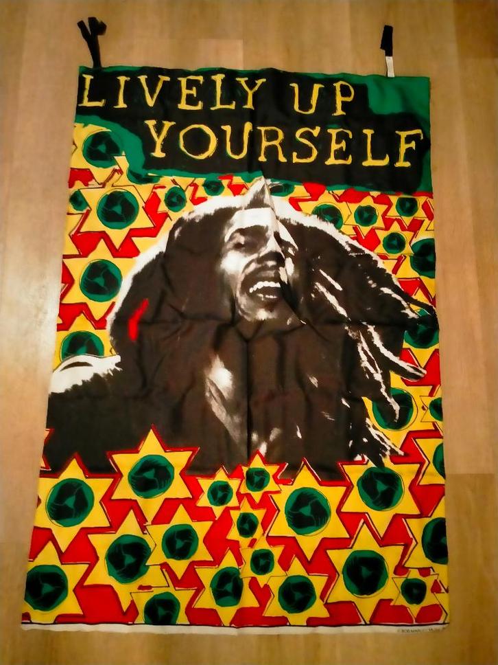 Bob Marley lively up yourself reggae muziek vlag logo, Verzamelen, Muziek, Artiesten en Beroemdheden, Zo goed als nieuw, Ophalen of Verzenden