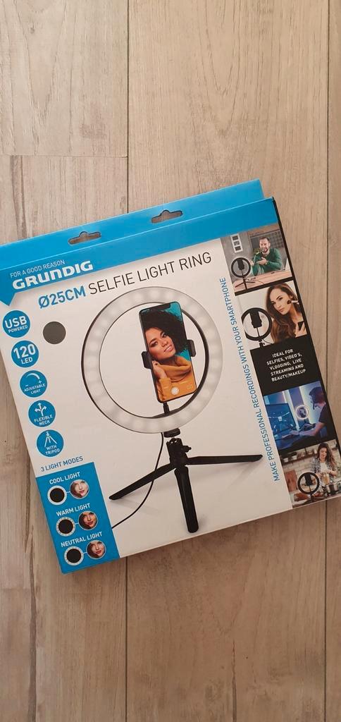 Grundig selfie ringlight 25cm, Audio, Tv en Foto, Fotografie | Fotostudio en Toebehoren, Zo goed als nieuw, Overige typen, Ophalen of Verzenden