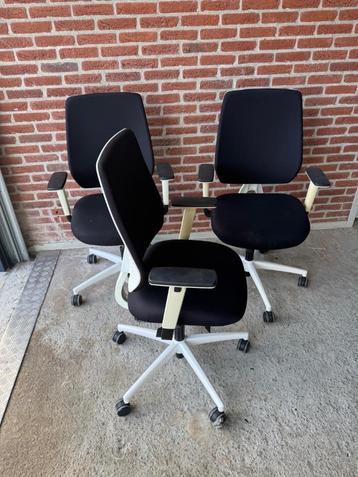 3x witte Duaphin bureau stoel | gebruikt beschikbaar voor biedingen
