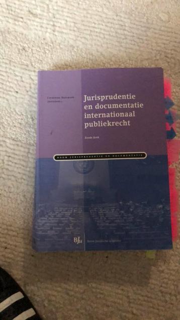 rechtgeleerheid boeken voor de bachelor  beschikbaar voor biedingen