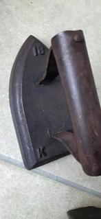 Oud  stijkijzer, Antiek en Kunst, Antiek | Gereedschap en Instrumenten, Ophalen of Verzenden