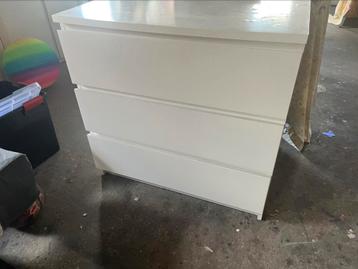 Malm ladekast wit