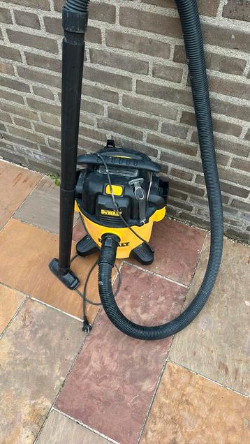Dewalt water en stofzuiger beschikbaar voor biedingen