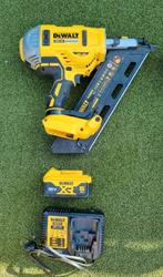 Tacker Dewalt DCN692p2 constructietacker, Doe-het-zelf en Verbouw, Gereedschap | Overige machines, Ophalen of Verzenden, Zo goed als nieuw