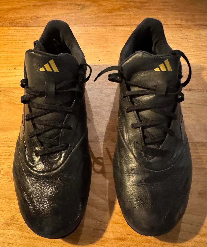 Voetbalschoenen Adidas - leer - maat 44, Sport en Fitness, Voetbal, Ophalen, Gebruikt, Schoenen