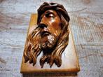 Houtgesneden wandbeeld beeld Jezus met doornenkrans, Antiek en Kunst, Ophalen of Verzenden