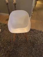 Witte design stoel met houten poten, Huis en Inrichting, Stoelen, Ophalen, Wit, Zo goed als nieuw, Eén