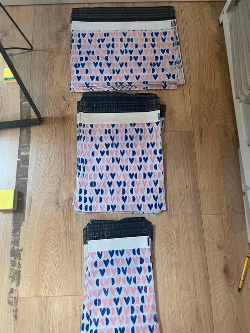 Verzenddozen, verzendzakken, vloeipapier, Diversen, Cadeaupapier, Nieuw, Ophalen