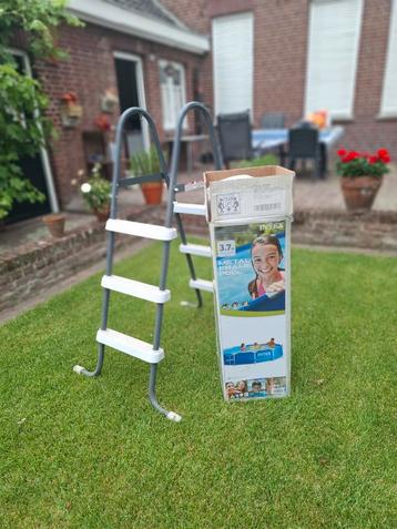 Opzetbaar Intex zwembad met filter beschikbaar voor biedingen