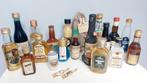22 oude kleine, volle miniatuur drankflesjes, Verzamelen, Ophalen of Verzenden