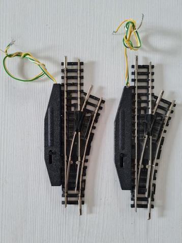 2 Nette Minitrix elektrische wissels rechts 4963 beschikbaar voor biedingen