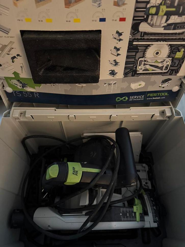 Festool TS 55 R, Doe-het-zelf en Verbouw, Gereedschap | Zaagmachines, Zo goed als nieuw, Invalzaag, 1200 watt of meer, 30 tot 70 mm