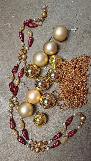 glazen kerstballen goud beschikbaar voor biedingen